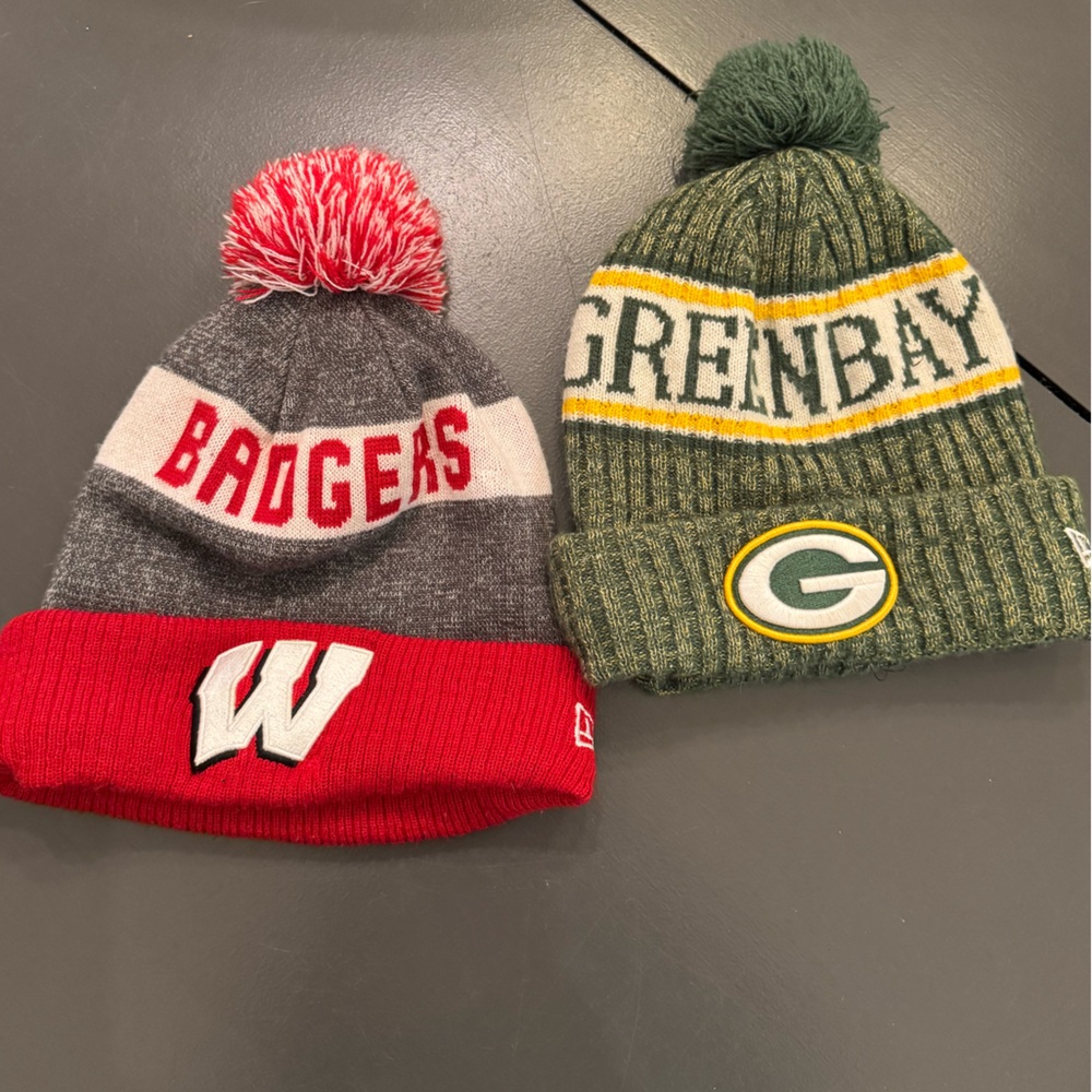 Wisconsin Badgers & Green Bay Packers Pom Beanie Hat Set | New Era | Winter Knit
